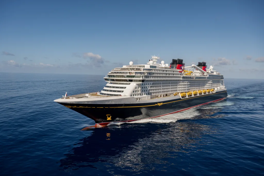 2907海外ディズニークルーズラインピン アーティストチョイス ミッキーFAB5 ディズニー・クルーズライン「Halloween on the High Seas」2024